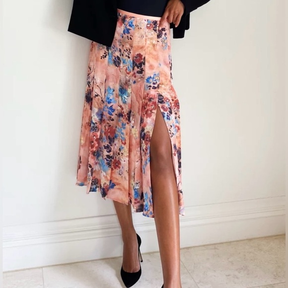 Aritiza Babaton Floral Midi Skirt with Slit size 2 - Picture 1 of 9